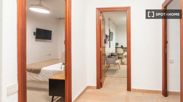 Quarto para alugar localizado em Alicante