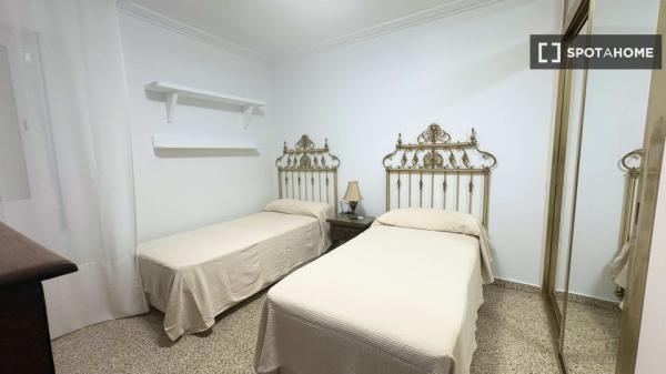 Apartamento entero de 3 dormitorios en Sevilla