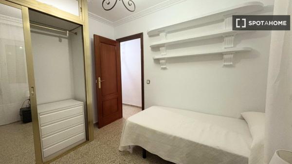 Apartamento entero de 3 dormitorios en Sevilla