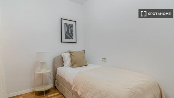 Apartamento de 3 habitaciones en alquiler en Vila De Gràcia, Barcelona