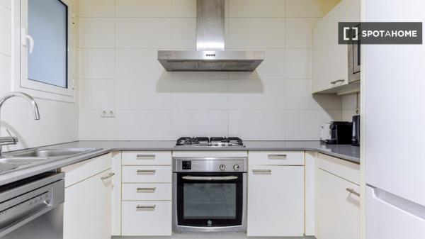 Apartamento de 4 dormitorios en alquiler en Barcelona