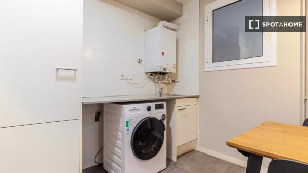 Apartamento de 4 dormitorios en alquiler en Barcelona