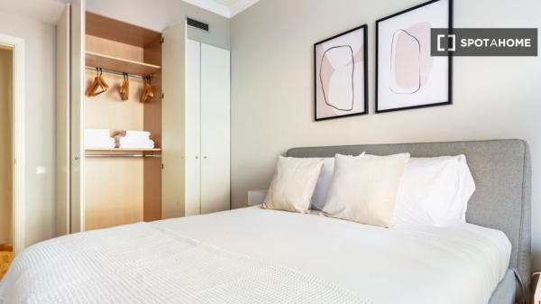 Apartamento de 4 dormitorios en alquiler en Barcelona