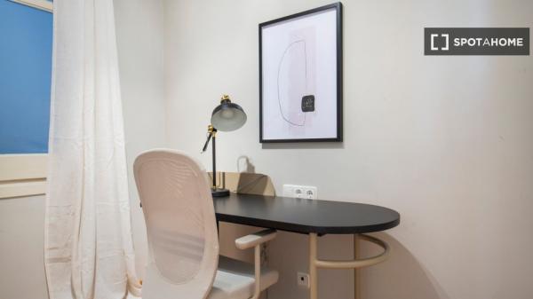 Apartamento de 4 dormitorios en alquiler en Barcelona