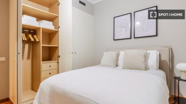 Apartamento de 4 dormitorios en alquiler en Barcelona