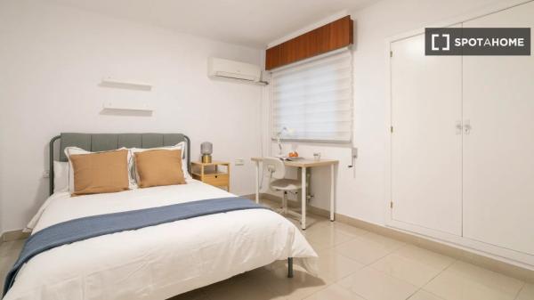 Quarto para alugar em apartamento de 5 quartos em Sant Blai, Alicante