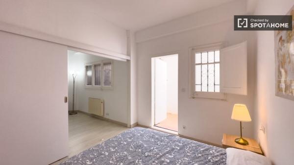 Estudio apartamento en alquiler en Sarrià-Sant Gervasi, Barcelona.