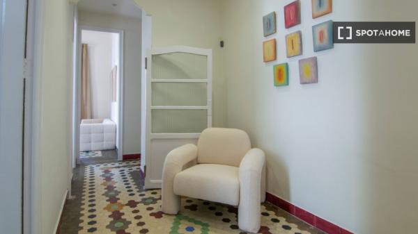 Apartamento de 3 dormitorios en alquiler en El Cabanyal, Valencia