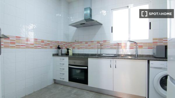 Apartamento de 3 quartos para alugar em El Cabanyal, Valência