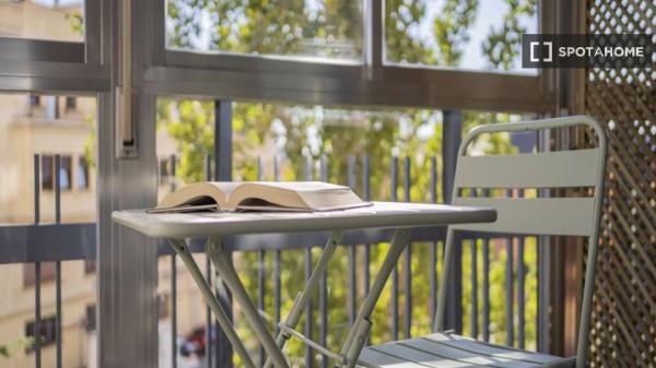 Chambre individuelle ensoleillée avec terrasse