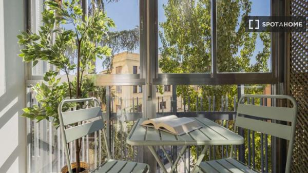 Chambre individuelle ensoleillée avec terrasse