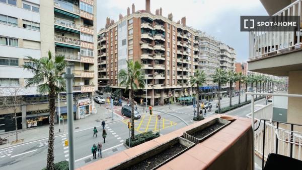 Habitación en piso compartido en barcelona.