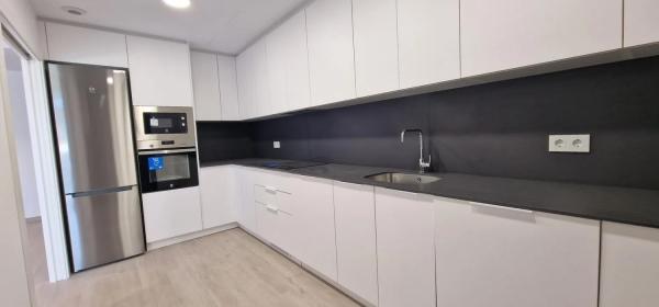 Chalet adosado en venta en calle Canigó, 9