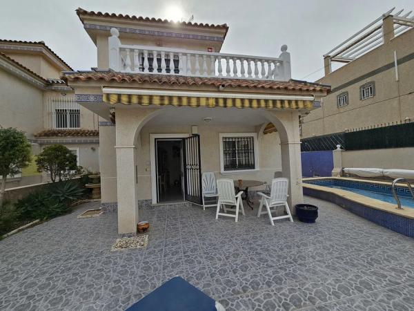 Chalet en Barrio Villamartín-Las Filipinas