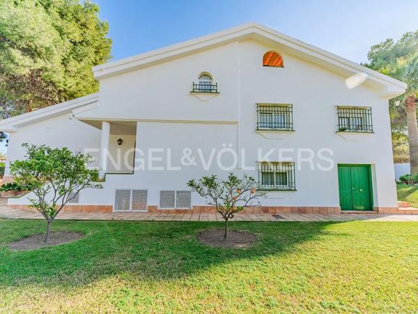 Casa independiente en calle de la Encina