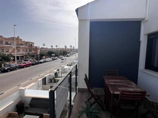 Dúplex en Barrio La Zenia