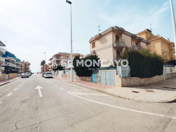 Chalet adosado en avenida Albacete