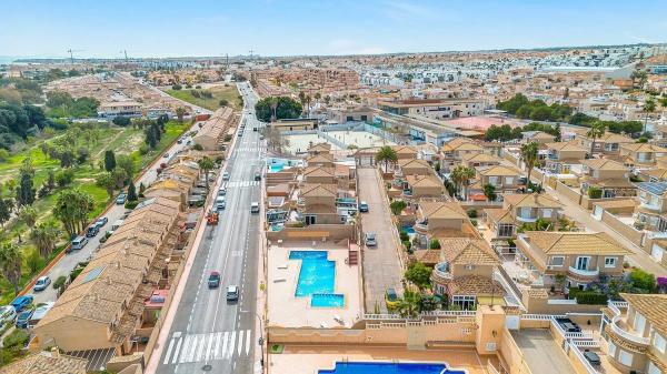 Casa independiente en avenida Tomas Boj Andreu