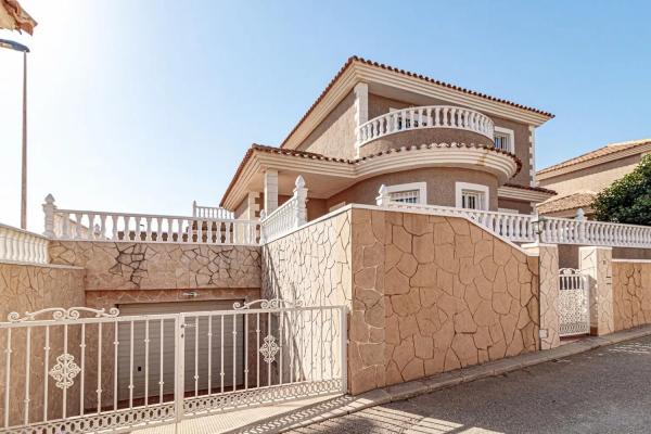 Casa independiente en calle Veleta