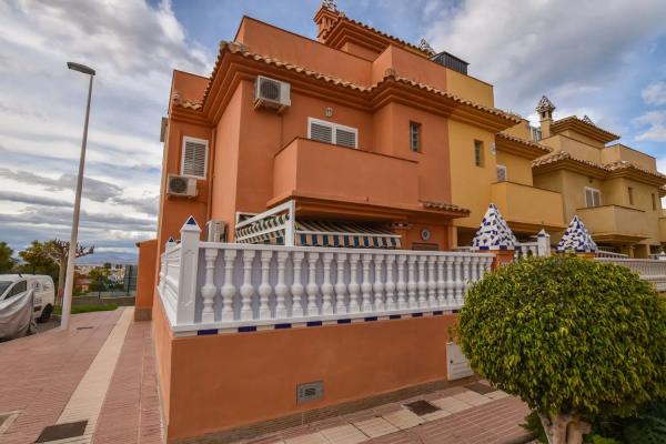 Chalet adosado en calle Monte de Santa Pola, 28