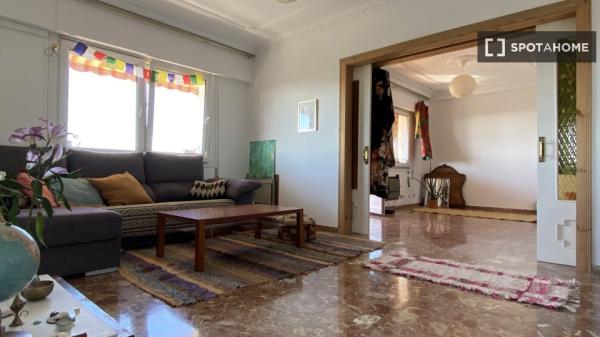 Habitación en piso compartido en Almería