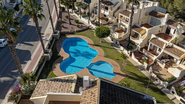 Chalet adosado en avenida Ramblas de Oleza, 331