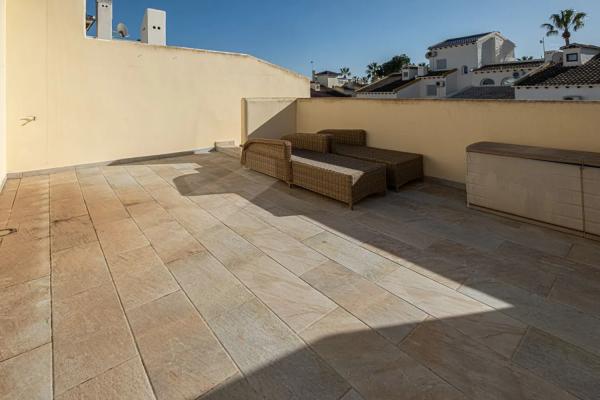 Chalet adosado en avenida Ramblas de Oleza, 331