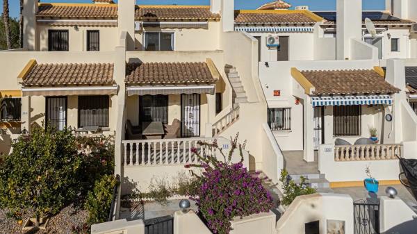 Chalet adosado en avenida Ramblas de Oleza, 331