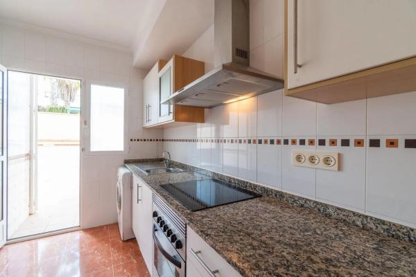 Chalet adosado en calle Cilantro s/n