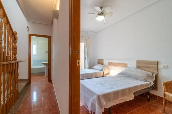 Chalet adosado en calle Cilantro s/n