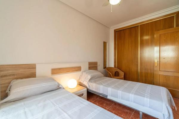 Chalet adosado en calle Cilantro s/n