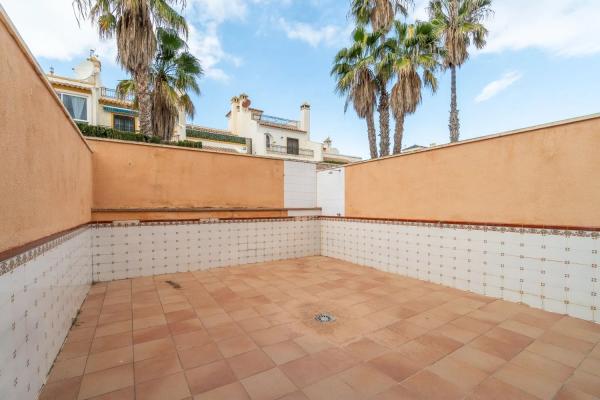 Chalet adosado en calle Cilantro s/n