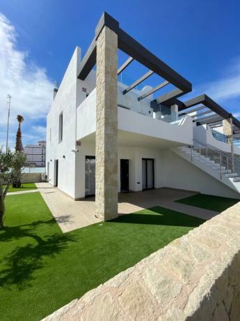 Chalet adosado en calle Nerbión, 16
