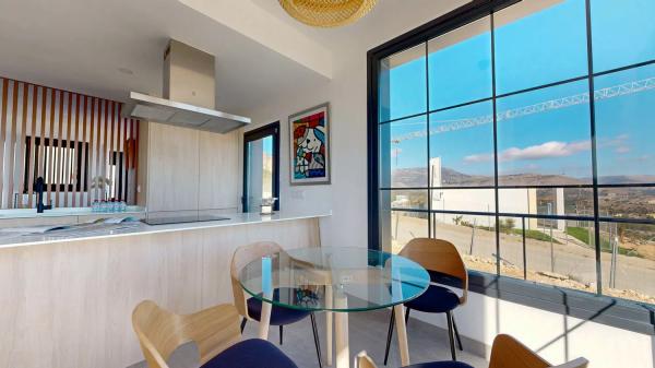 Chalet pareado en venta en calle Mariola, 48