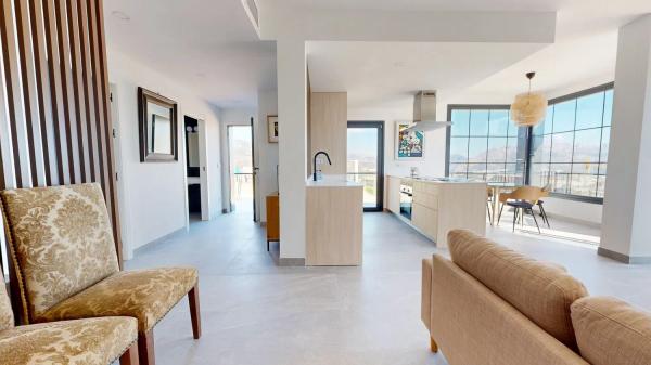 Chalet pareado en venta en calle Mariola, 48