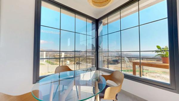 Chalet pareado en venta en calle Mariola, 48