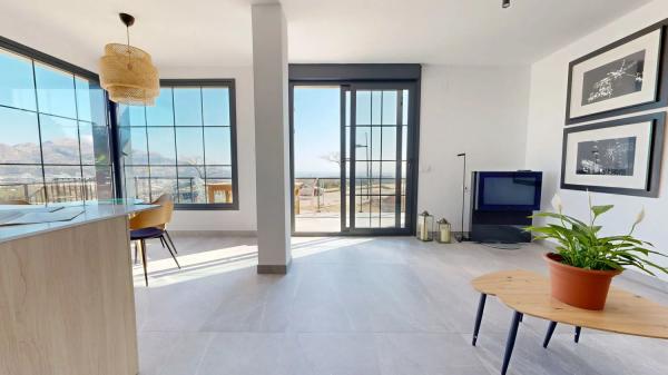Chalet pareado en venta en calle Mariola, 48