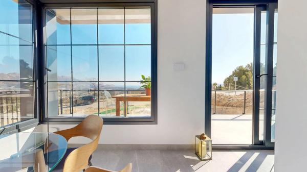 Chalet pareado en venta en calle Mariola, 48