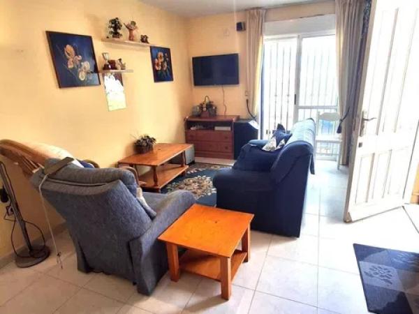 Chalet adosado en calle Aida