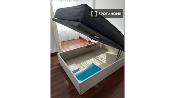 Piso entero de 1 dormitorio en Vigo