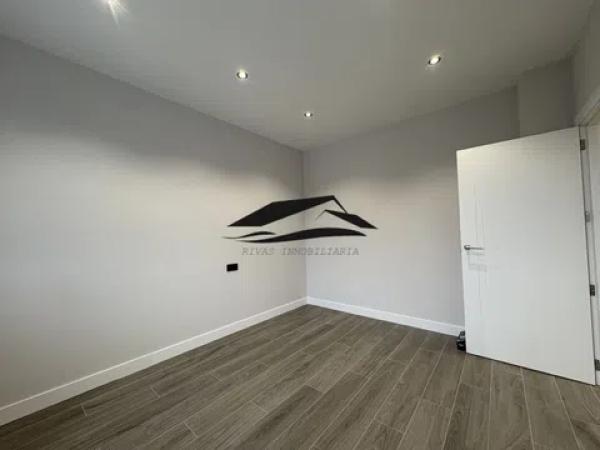 Chalet pareado en venta en calle Girasoles, 6