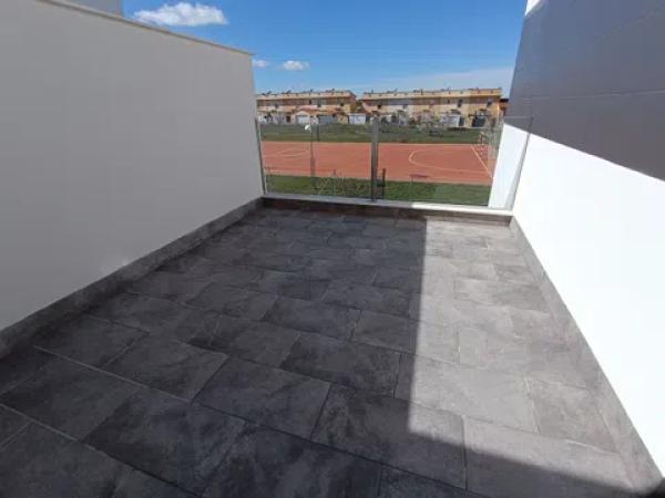 Chalet adosado en venta en Jazmín, 2