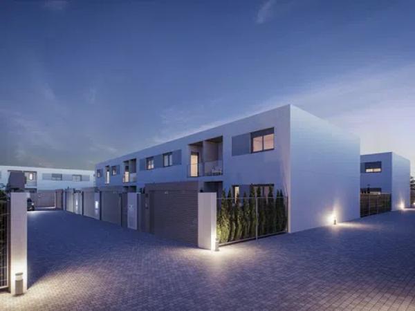 Chalet adosado en venta en del Canto con Calle Pisuerga s/n