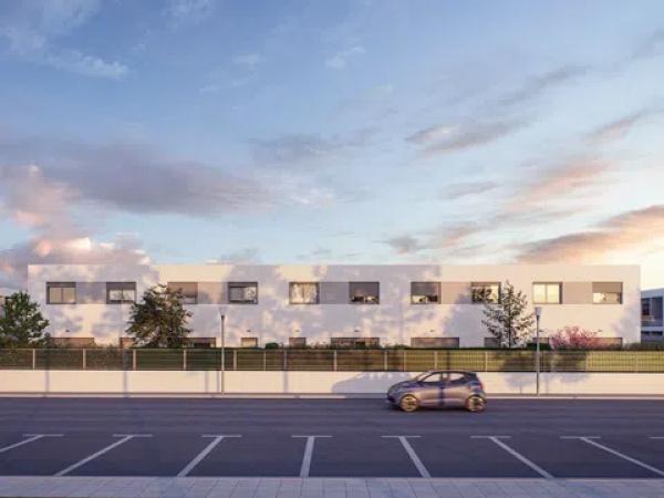Chalet adosado en venta en del Canto con Calle Pisuerga s/n
