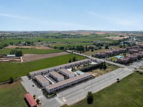 Chalet adosado en venta en del Canto con Calle Pisuerga s/n