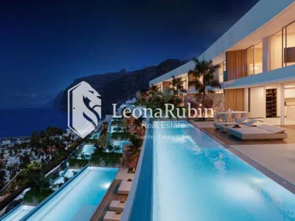 AQUA SKY - Suites & Penthouses