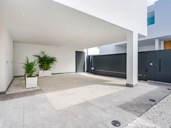 Casa o chalet independiente en venta en calle Nivaria, 23