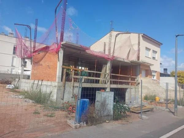 Chalet adosado en venta en calle Regne D'Arago, 8