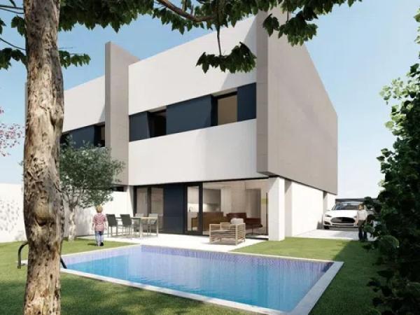 Chalet pareado en venta en calle Halley s/n