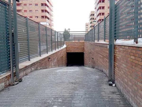 Garaje en venta en calle Ignacio Zuloaga